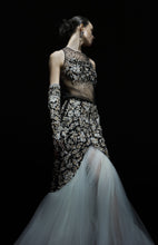 Load image into Gallery viewer, LOOK 32
